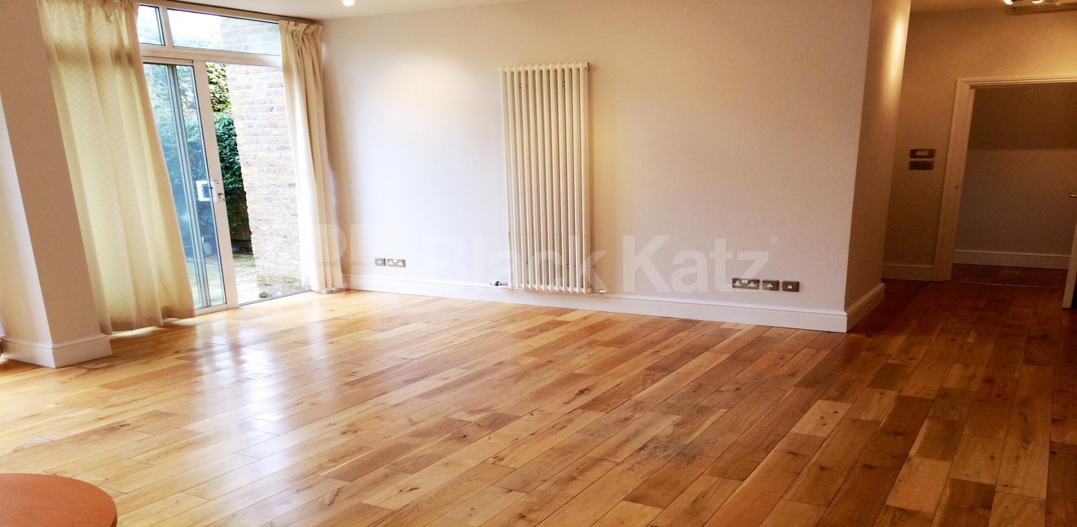 			NEW INSTRUCTION, 2 Bedroom, 1 bath, 1 reception Apartment			 Oval Mansions, Vauxhall/ Oval